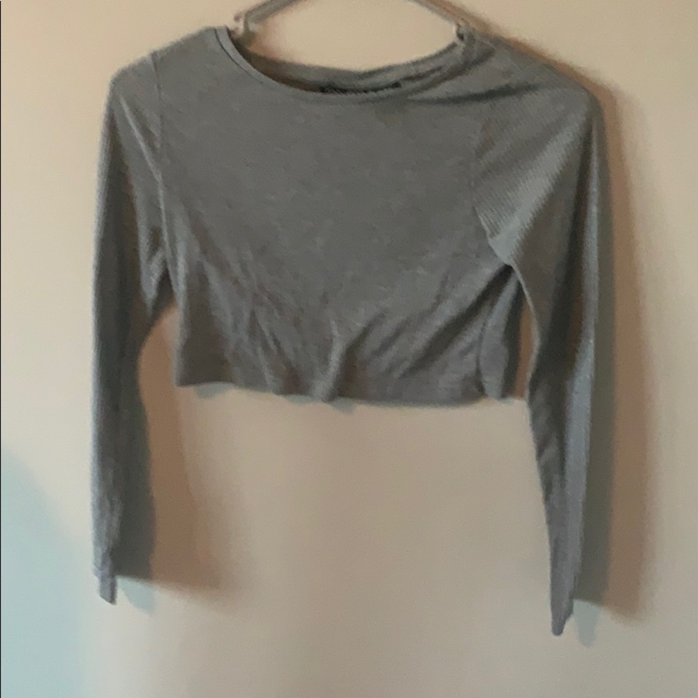 TOPSHOP gray long sleeve crop top.